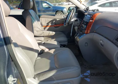 2008 Toyota Sienna Xle z USA, uszkodzony, nr VIN 5TDZK22C98S196081